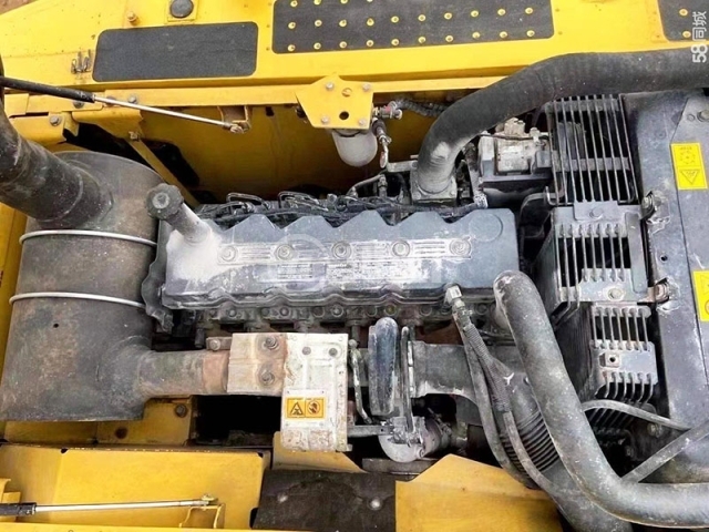 Komatsu PC200-8MO