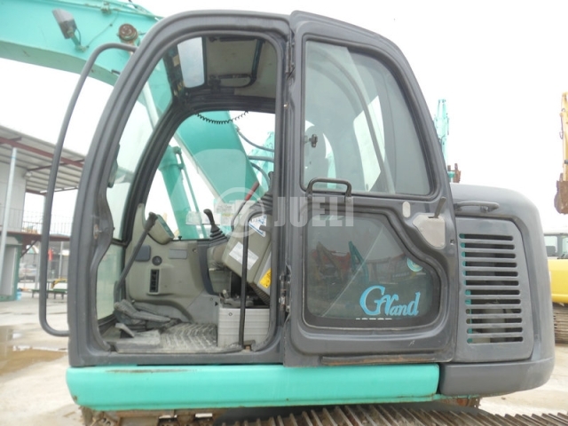 Kobelco SK135