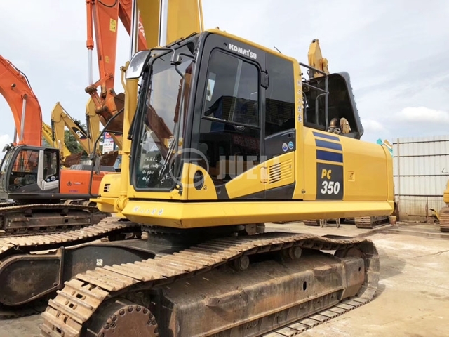 Komatsu PC350-10