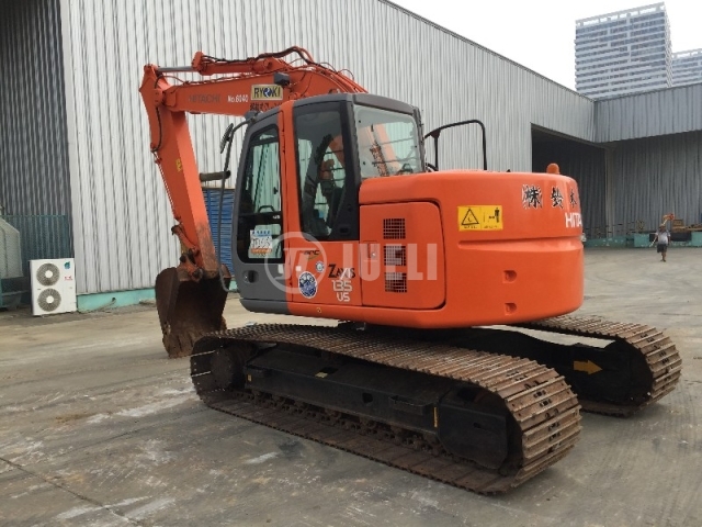 Hitachi ZX135