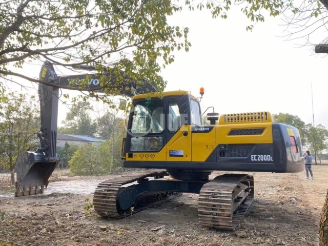 Volvo EC200D