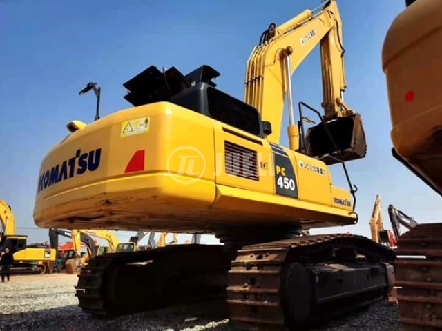 Komatsu PC450-8