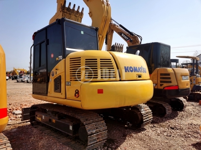 Komatsu PC70-8