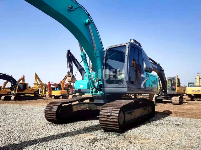 Kobelco SK260-8