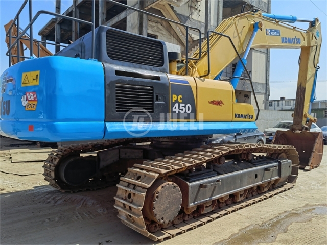 Komatsu PC450-8