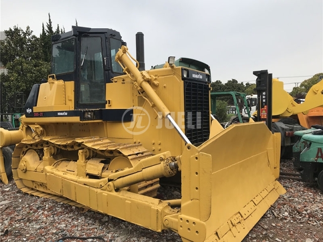 KOMATSU D85