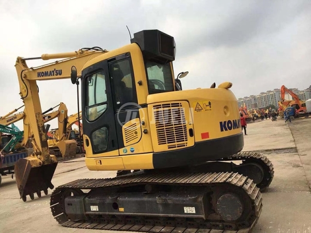 Komatsu PC128