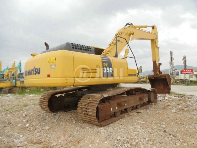 Komatsu PC350-8