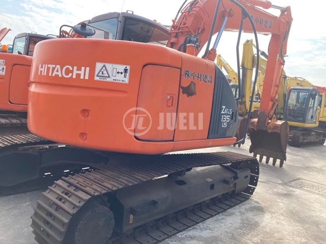 Hitachi ZX135