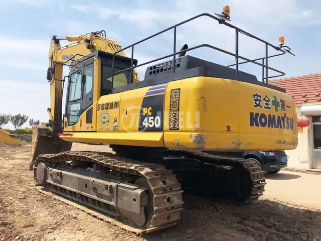 Komatsu PC450-8