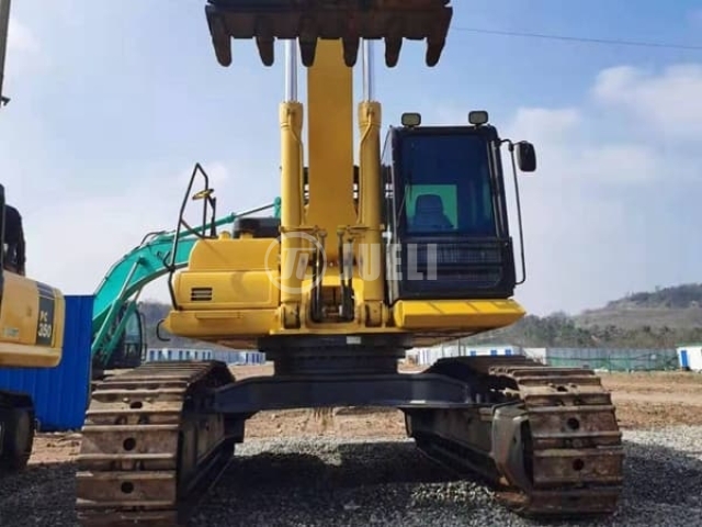 Komatsu PC450-8