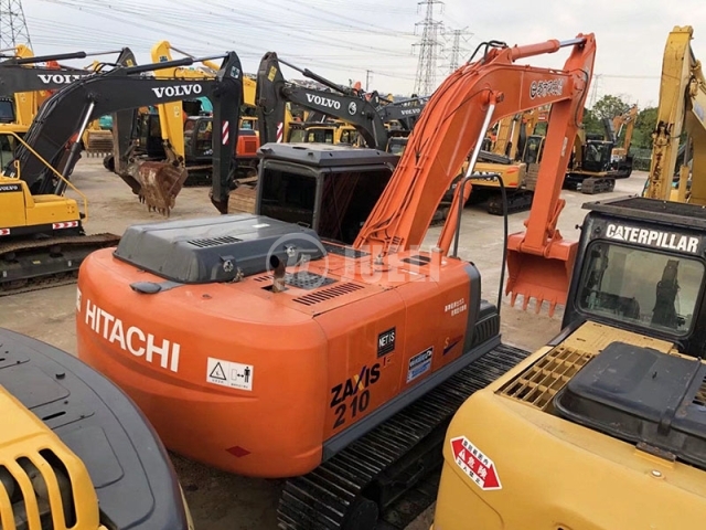 Hitachi ZX210