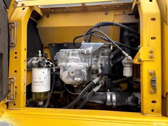 Komatsu PC200-8MO