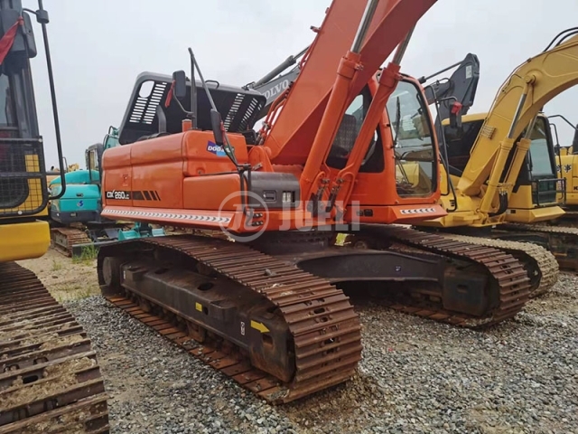 Doosan DX260